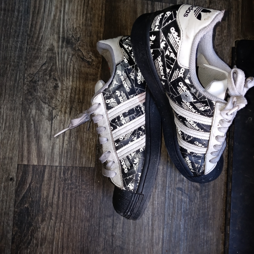 Adidas shoes - Picture 4 of 4